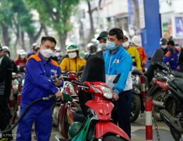 Giá xăng có thể giảm mạnh lần thứ năm liên tiếp